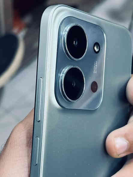 البيع"  نقد و أقساط " 

أحدث جهاز من 𝐱𝐢𝐚𝐨𝐦𝐢 🔥
هاتف ريدمي 𝐑𝐄𝐃𝐌𝐈 𝟏𝟓𝐂 📱

- شاشة عملاقة بقياس 6.9 بوصة 
- معدل تحديث 𝟏𝟐𝟎𝐇𝐳 لعرض اكثر سلاسة
- بطارية 𝟔𝟎𝟎𝟎𝐦𝐀𝐡 مع شحن سريع 𝟑𝟑𝐖
- كاميرا بدقة 𝟓𝟎𝐌𝐏 صور أوضح وتفاصيل أدق
- معالج 𝐇𝐞𝐥𝐢𝐨 𝐆𝟖𝟏 𝐔𝐥𝐭𝐫𝐚 تجربة ألعاب ولا أروع
- مقاوم للماء والغبار بمعيار IP64
- أحدث نظام 𝐀𝐧𝐝𝐫𝐨𝐢𝐝 𝟏𝟓 مع واجهة 𝐇𝐲𝐩𝐞𝐫𝐎𝐒

الأختيار الأمثل لمن يبحث عن الأداء المتميز 🤩
‏‎
موقعنا : قضاء الفجر - شارع 30 - مجاور فلافل حمادي - مقابل مقهى سيد شمخي 
للحجز و الإستفسار مراسلة الصفحة أو الإتصال *********** 📞
