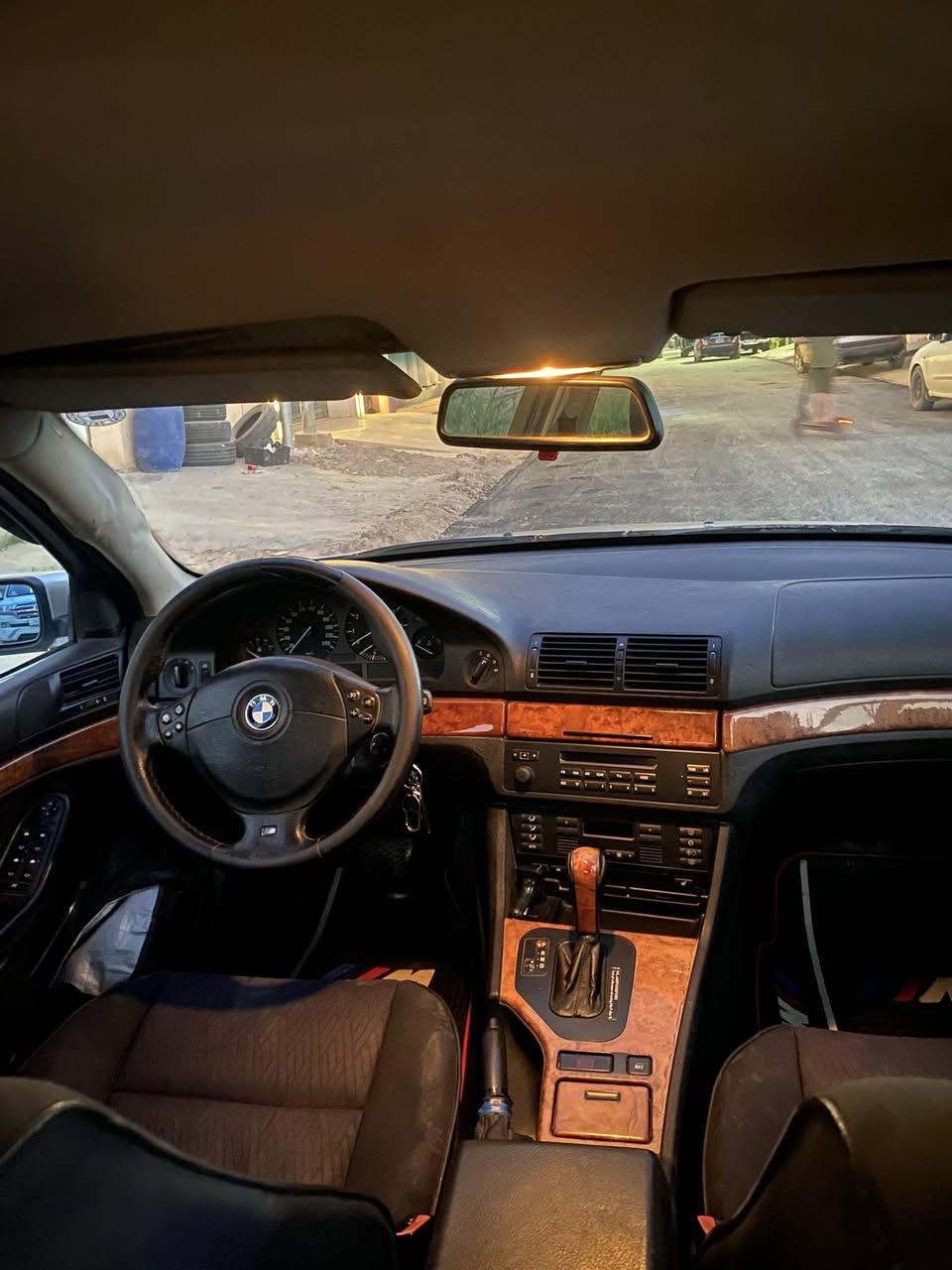 السلام عليكم اخوان سياره بي ام للبيع 528 دبل دجتل موديل 99 كير ومحرك وتبريد شرط تدفئه بالكشنات مري كهرباء تحكمات ستيرن صدر امامي خلفي كله جديد سنويه وهزه جديدات السياره باسمي تحويل ثاني يوم السياره دخول جديد بل 2019 داخله العراق يعني مو من ذني المتعوبات وكلها عل بلاد فقط صبغ جماليه السعر 105 وبيها مجال والي يشوف سعرها غالي كلشي اكو بالسوك وان شاء الله يلگه احسن منها وارخص رقم الهاتف *********** مكان السياره صلاح الدين سامراء
