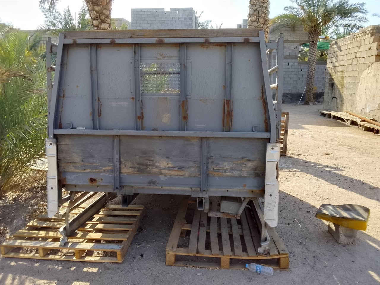 السلام عليكم
للبيع بدي تيوته دانيه 

الصفاح تعبانه والئرضيه نص عمر 

محجر نضيف

الباب الوره كهربائي هايدروليك يصعد وينزل شغال

الطول 3.10

العرض 1.80

ملاحظه أنه مكلف بل نشر 

الاتصال على الرقم ***********
مكانه بصره ابو الخصيب
