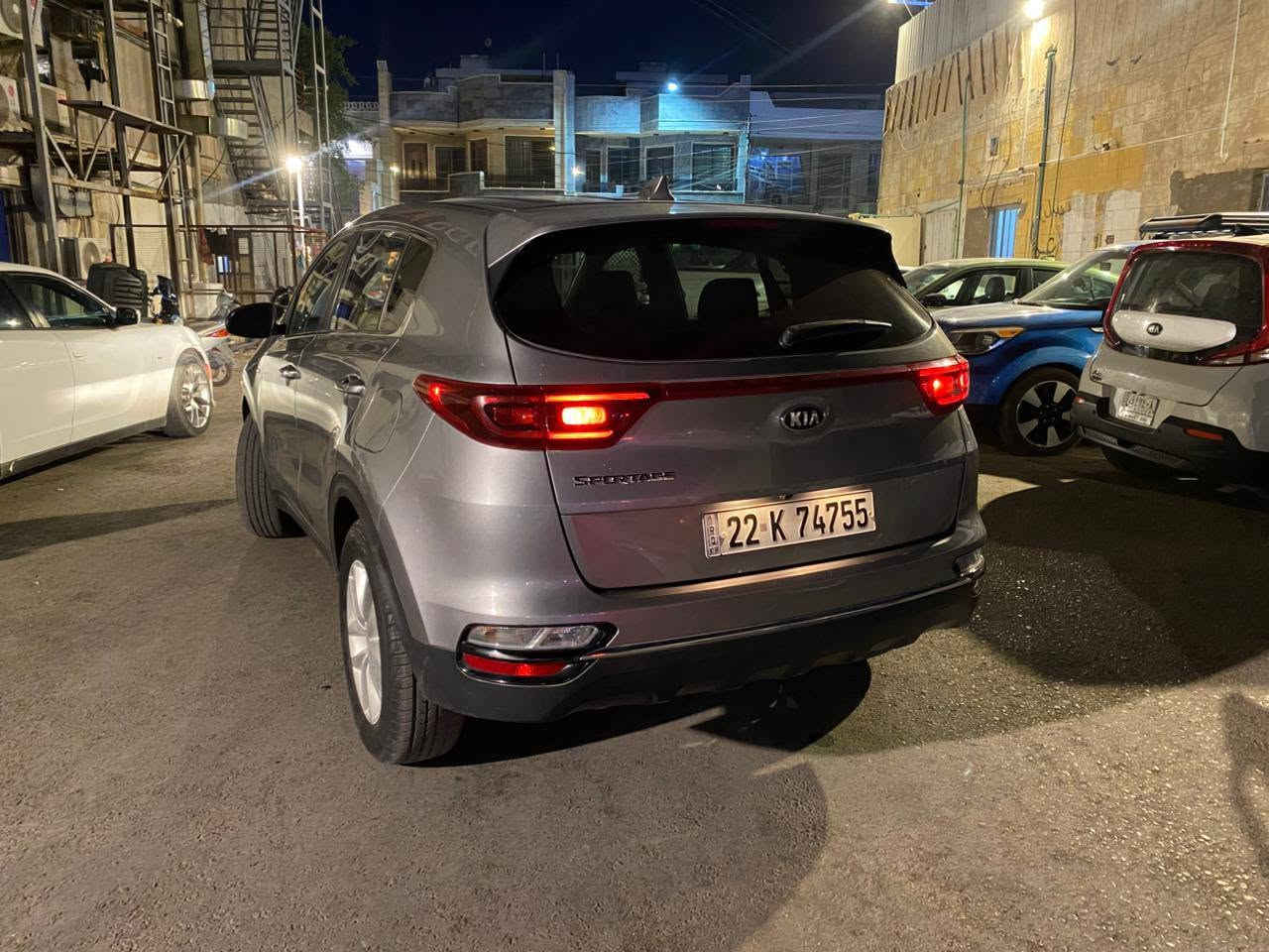 سبورتج 2021 فور ويل
وارد امريكي كلين تايتل بدون حادث 

مواصفات عادية 
شاشة 
كامرة خلفية 
حساسات 
تحكم ستيرن 
تبريد قطعتين  

عليها ادامة كاملة يم مركز الاسدي 
باتري جديد 

ماشية 105 الف

السيارة كلين تاتيل الدعاميات بلاد 
لا فتح ولا صبغ ولا تبديل 
بيها ملاحظات مصورها 
رايدها ب 170 ورقة 
تعال شوف و افحص و بيك خير و تدلل 

مكان السيارة التاجي او الغزالية
 
للتواصل 
***********
