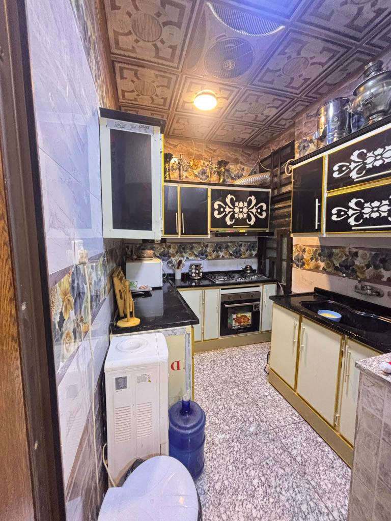 سلام عليكم بيت للبيع مساحة 50متر طابقين
الطابق الارضي استقبال وصالة ومطبخ وصحيات 
والطابق الثاني غرفتين نوم وصحيات عنوان البوبيات عامود56 حي السادة فرع الخباز البيت يبعد عن الشارع 50 متر عاشر بيت بل فرع يبعد عن الامام 10 دقائق لل استفسار اكثر الاتصال على الرقم 
*********** كربلاء, العراق
