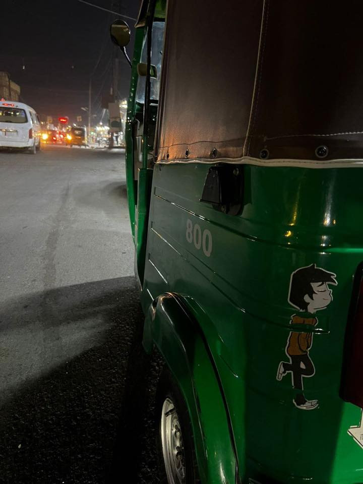 سلام عليكم تكتك 20شهر ١١تكتك كفاله عامه كشر ومكينه مكاني بغداد المدينه الله شاهد محتاج واريد ابيع رقم ***********
