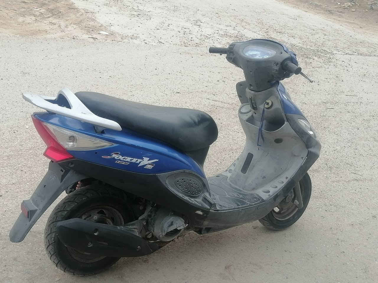 دراجه كامكو V2 كلشي بيه بلادي ما مفتوحه نضيفة السعر 750
***********
