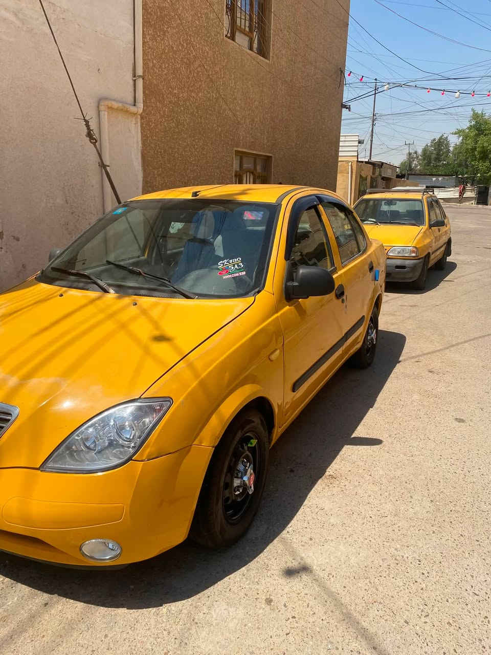 طيبه تايبه مديل ٢٠١٤ باسمي تحويل وكاله تريد
السياره اس ضربه مابيه عده دحجه بلجاملغ الغلفي باقيه ع حطته ممصلحه ترجع بارد 
سياره مكينه. كيا ريو. يعني انسه الحماوه بدون تحويل اذاين ولا دايم شفتات كبل نشدت عليه ع القواعد مالته القديمات 
مكينه وكير كفاله لا تنقيص ولا تبخير 
توه مشدودات 
صدر امامي خلفي صار سبوع 
باتري جديد 
منضومه احتراق حديده 
فيت بم وعلوه حدد 
الداخل نضيف كلش 
شاشه 
دعاميات جدد 
مازدات جدد
بروجكترات جدد 
سنويه لل٣١ 
هزه هذا الشهر سويته بعدله سنه 
هيئه هذا الشهر دافعه كامله 
غرامات مصفره 
سياره كبل للشارع 

نقصه بس غاز لان طاير الغاز  للعلم كمبريسر وراديتر جديدات وي المكينه مشدودات 
السياره معروضه ب٣٤ وبيه مجال 
عنواني بغداد الزعفرانيه. 
*********** بيه واتساب هم
