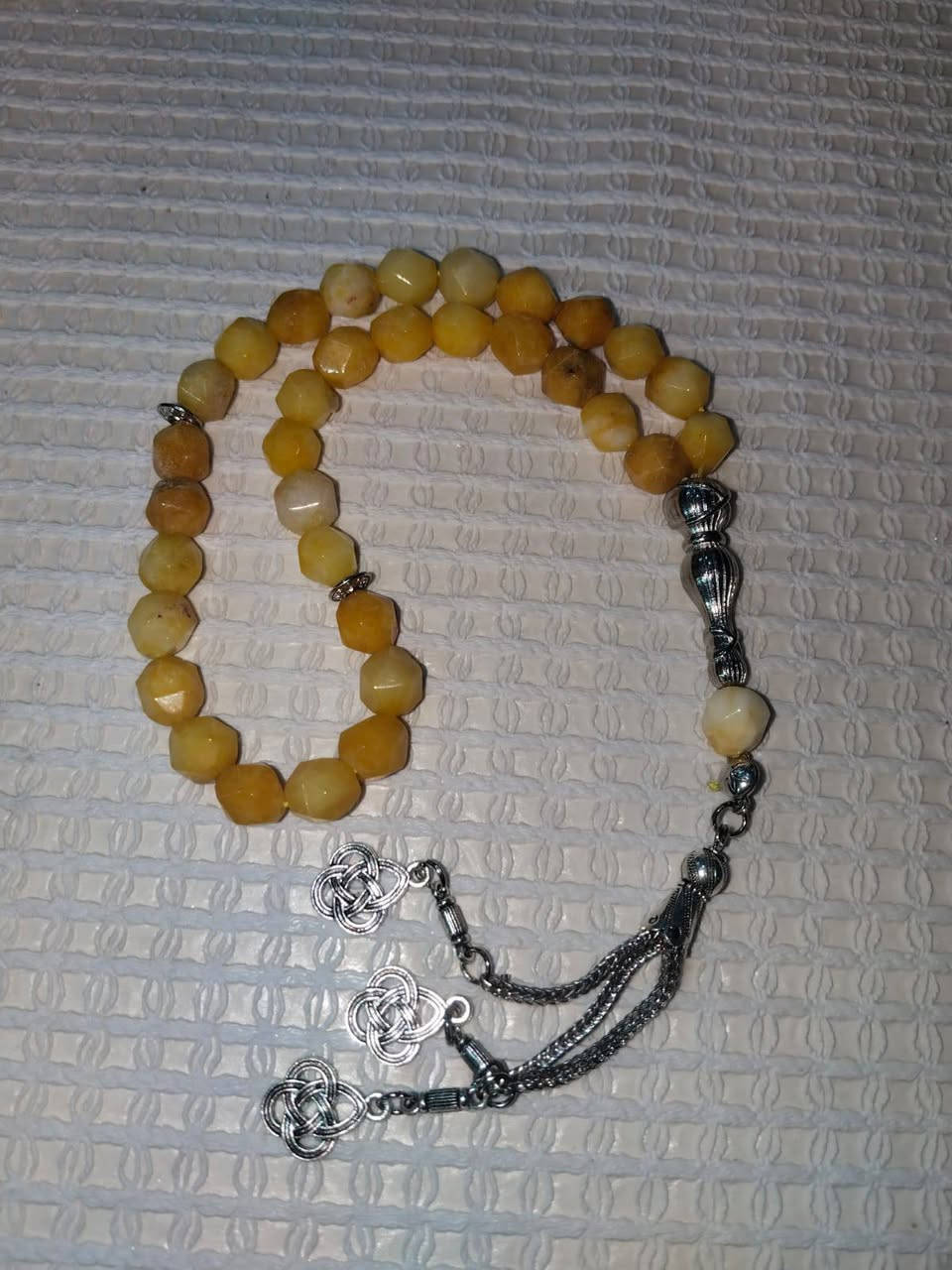 سلام عليكم الي على باب الله توفرت مسابح حجر طبيعي جمله مفرد متوفر للاستفسار الاتصال على الرقم ***********
