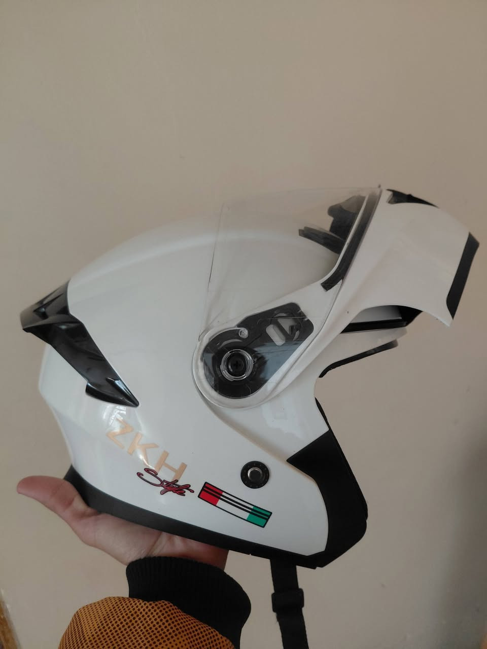 سلام عليكم 
خوذه فك قلاب للبيع ماركت ZKH ماركه معروفه بيها نضارات سود شمسيه هم استخدامها كلش قليل بعدهي جديده لوك شتريتها علمود ترقيم دراجه وخلصت من عدها بعد سعرها 45 مكاني كربلاء حي النقيب او ولايه باب طويريج


**إذا كنت صاحب هذا الإعلان وتريد حذفه لأي سبب، رجاءا أرسل رسالة إلى الدعم الفني**