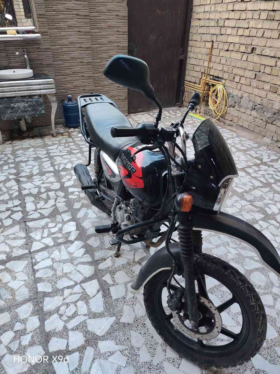 سلام عليكم بوكسر للبيع موديل 2023 مرقم وكاملة لوحة وسنوية عربي تحويل ثاني يوم مكفولة كفالة عامة مابية اي نقص  سعرها مليونين و٥٠٠ وبيها مجال لشراي يتصل ويدلل مكاني حي اور أم الكبر والغزلان رقم ***********0
*********** وتساب ورصيد
