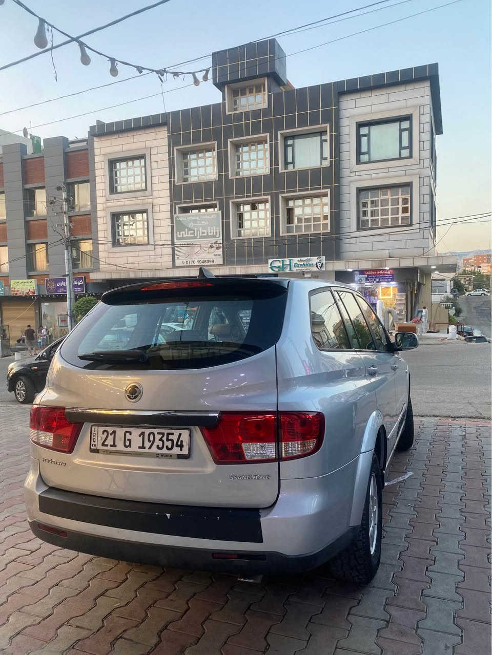 سلام 
سانگیۆنگ بۆ فرۆشتن مۆدێل ٢٠١٢
مواسفات دەبڵ ئەکسل ناوزەرد ئۆتۆماتیک 
سەتارەکە مالی دۆستە بێتەقەو رەقە کامل سێرڤس کراوە تایەی تازە رەقەمی تا ٢٠٢٨تازەیە 
چوار پارچە بۆیاخە بێلێدران لەسەر شوخت کراوە دەعامیەکانیشی بۆیاخ نیە 
مەکینەی نەکراوەتەوە دینار مەسرەفی تانیە 
شوێن سلێمانی 
ژ.م ***********
***********وتەس ئەپ Singapore

