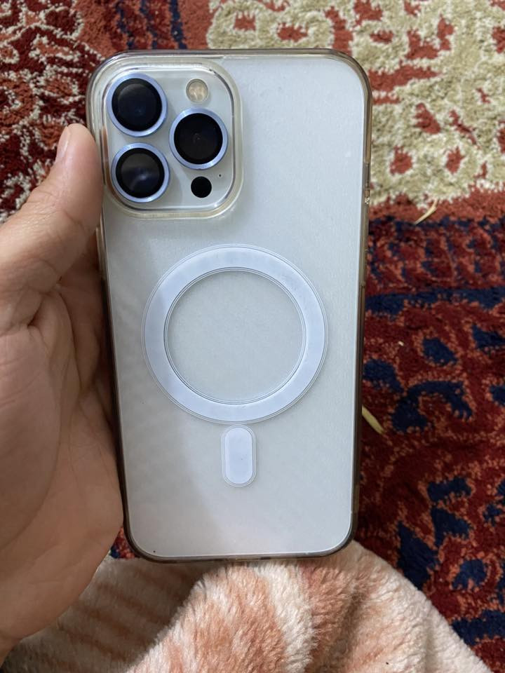 سلام عليكم ايفون 13 برو ماكس كلشي ما امبدل بطارية 83 واذكره 256 جهاز يخبل الله شاهد قفل جهاز 650رقم الهاتف   ***********
