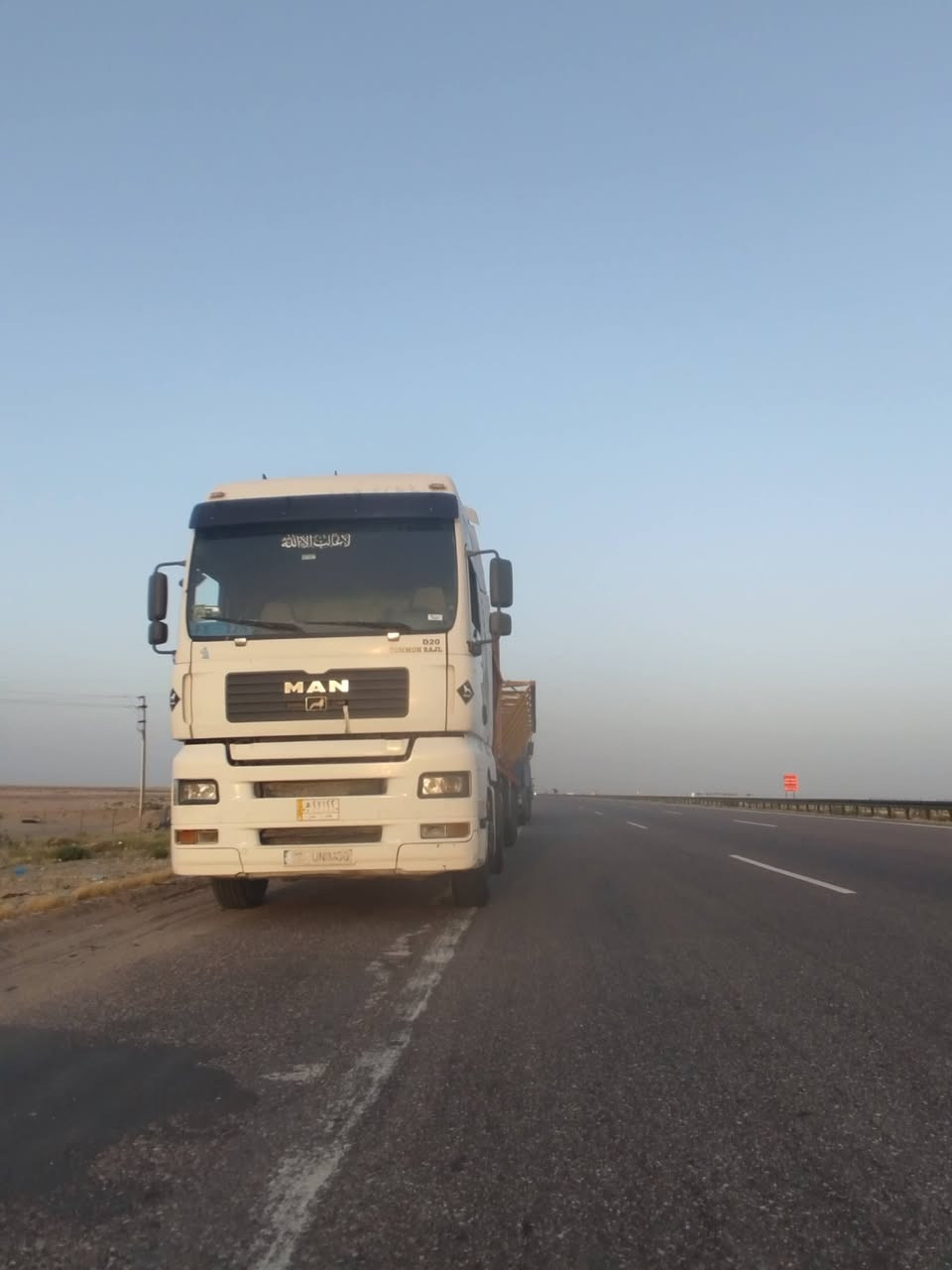 السلام عليكم مان للبيع 2003 مكينه 460 بم ونوزل مشروع وطني تخم تاير مكينه كير شاصي بشرط عربانه اوربيه 4 محاور مزوج بلادي تخم تاير سياره كبل علشغل السعر 185بيه مجال للاستفسار ***********
