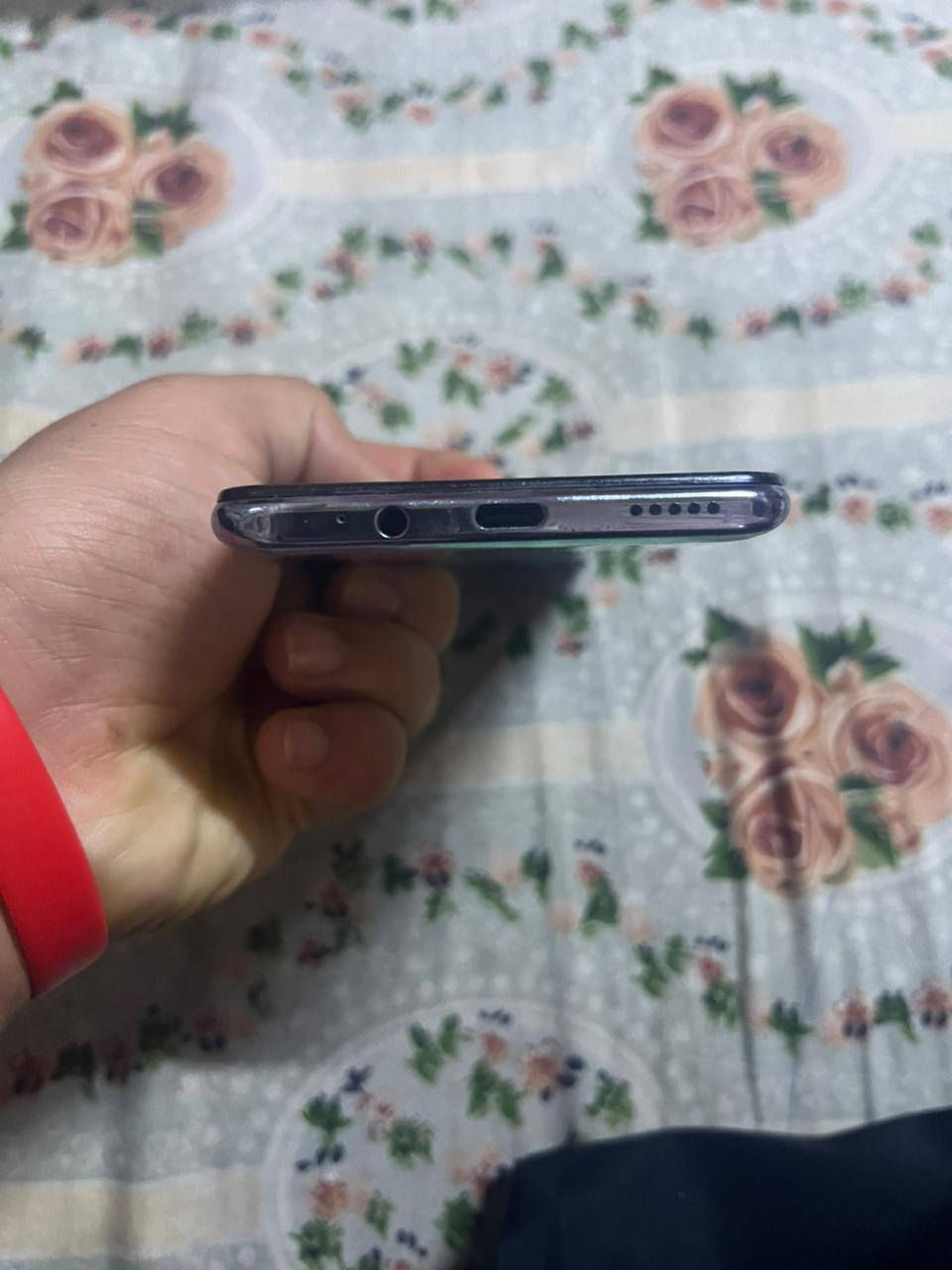 Infinix NOTE 8سلام عليكم شباب جهاز نضيف ذاكره 128معالجه قوي السعر 90بي مجال قليل نضافته خير من الله ***********وساب شريحه
