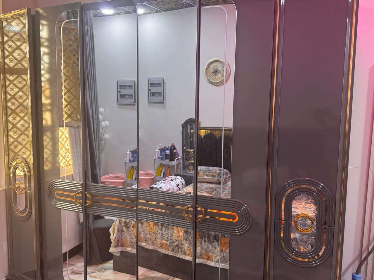 سلام عليكم غرفه منام تركي جديدة للبيع 8 قطع سعرة مليون بيه مجال لشراي عنوان البصرة القبله حي المهندسين الاستفسار اتصال *********** واتساب متوفرا البصرة, العراق
