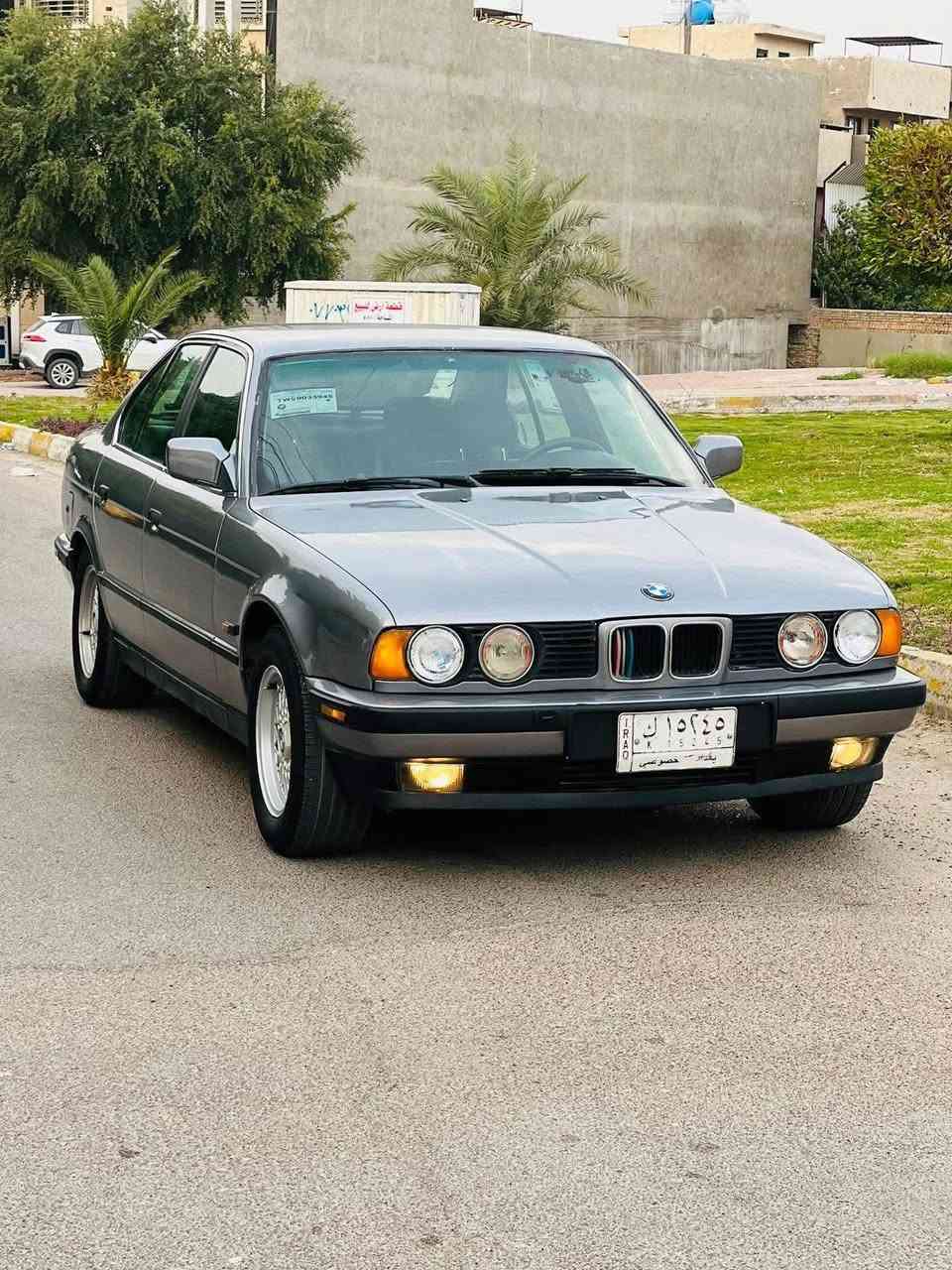 السلام عليكم بي ام ٥٣٥ مفتوح وارد ياباني موديل ٩٢ رقم بغداد تحويل ثاني يوم كيرمحرك صدر امامي خلفي كلة جديد ويل خليه تخم تاير جديد كشنات كهرباىي سيارة مكفولة من ضربة وخياس وكهربائيات كلة شغال مشروع وطني وبعد احله من الصور سنتر لوك شغال جديدة السيارة مصبوغة جديد ٥٥ وبيها مجال مكاني بغداد ***********
