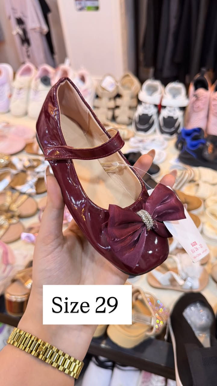 ❤️‍🔥❤️‍🔥❤️‍🔥New Collection❤️‍🔥❤️‍🔥❤️‍🔥
كولكشن الجديد من احذية الاطفال للعيد🤍✨

متوفر دفع عن طريق ماستر كارت✨
📍ديالى-خانقين -امام عباس
📍مجاور عيادة دكتور سرمد وصالون ليدي وان 
متواجدين كل يوم من ساعة ٥ الى ١١ ليلاً 
متوفر توصيل جميع محافظات العراق🚙

للحجز السريع ‭٠٧٧٣ ٥١٤ ٥١٩١‬
