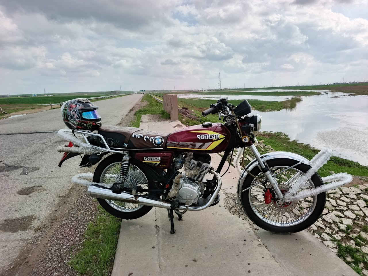 السلام عليكم للبيع ماطور سولنك موديل 2023 ماطور جديد كله شقال منفيس موجود  كهربايات كله شقاله نشرات   سعره 550مكاني ملا عبدلله فلكت وادي النفط  اتصل *********** رجان الموشراي لا يعلق اعبر المنشور
