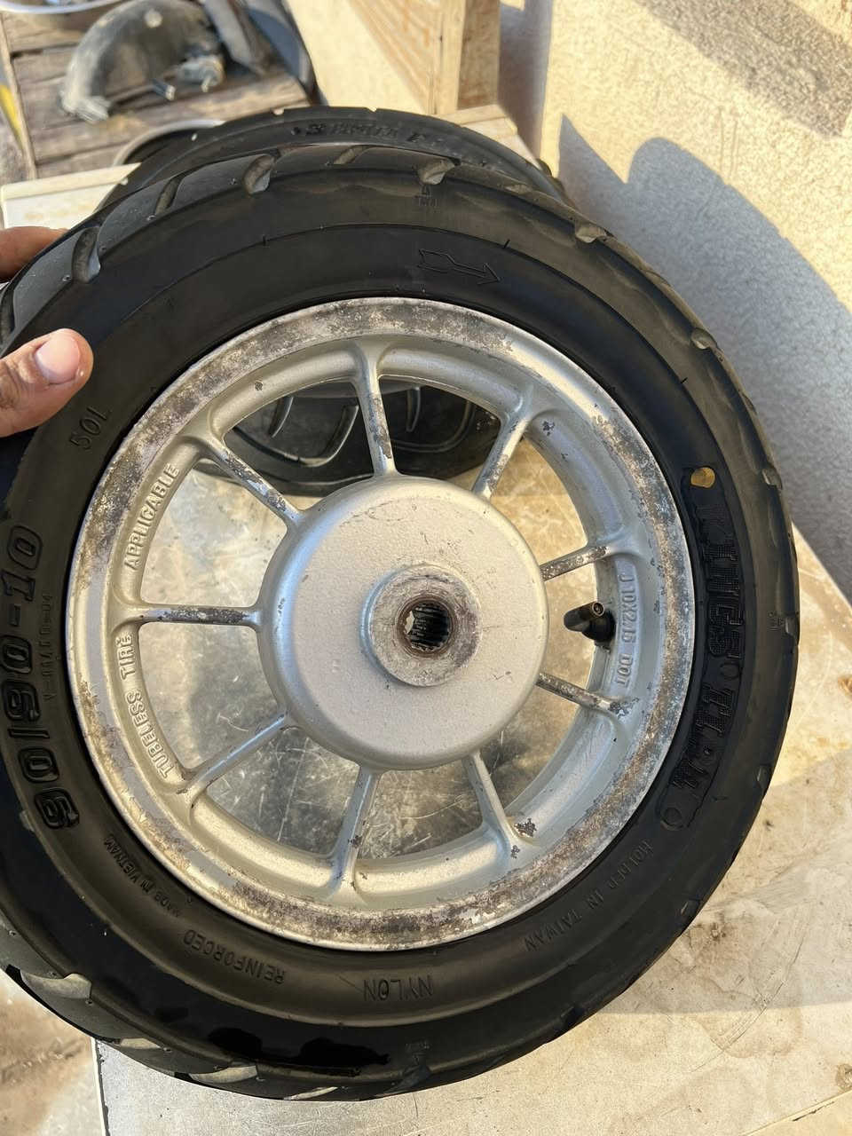 سلام عليكم ويل ماكس عام يشتغل RPM اصلي رمبة مكفول من كلشي بريك طخة مكاني بلديات السعر خاص جوة السوك مو غالي ***********
