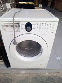 غسالة سامسونج • ٨ كيلو • ما بيها عيب