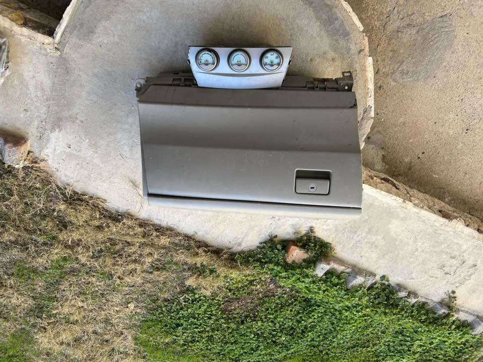 جكمجه وتحكم تبريد وتدفئه وكلبسات جكمجه لموديلات كامري  من 2007 لحد 2011 مستعملات نص عمر قيم واخذ ***********
