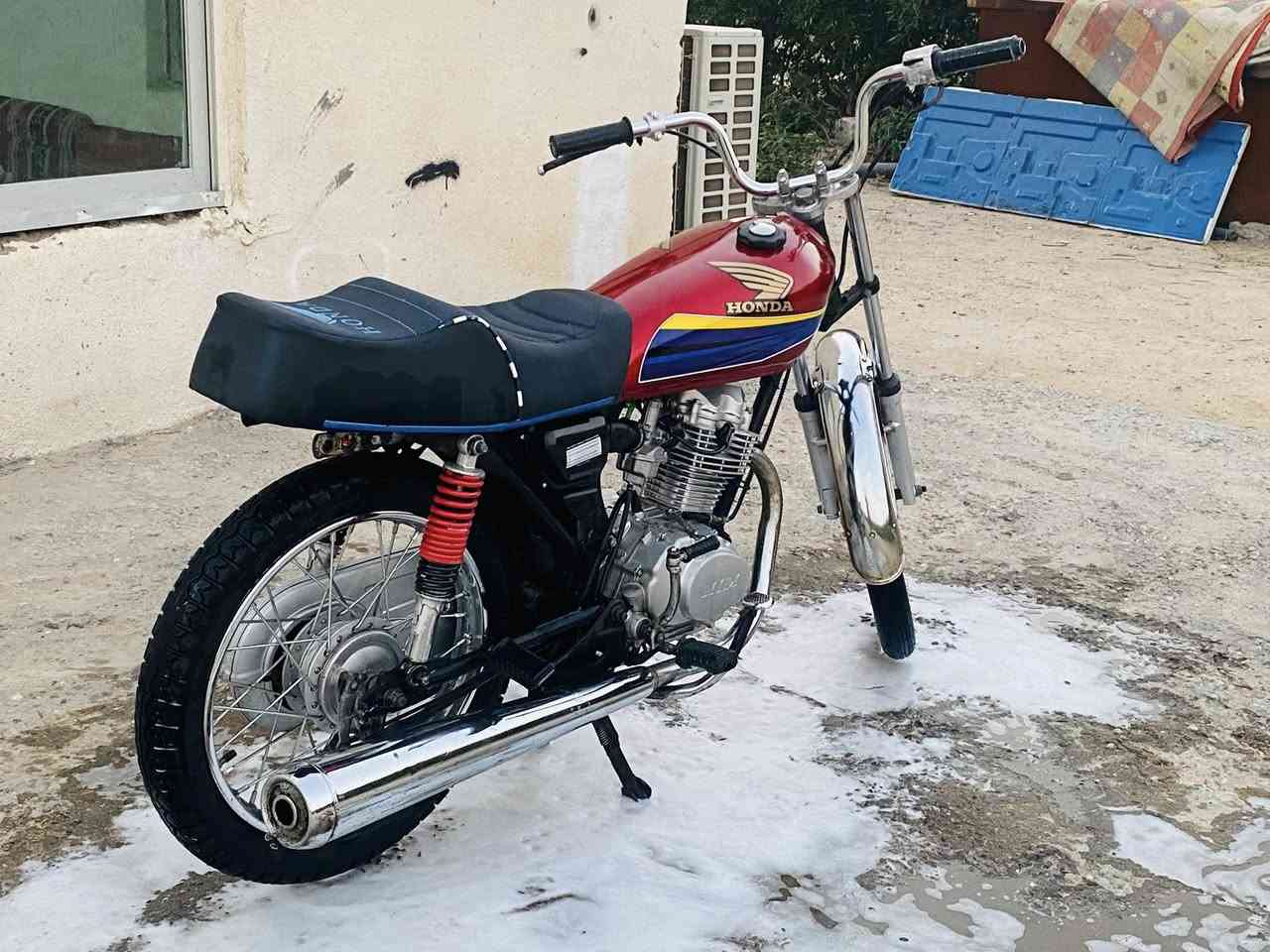 دراجه ايراني قبل فتره مجفته حلوه مكينتها  اوراقها ضايعه بيه ختم شاصي وبليته ابيع ادوات سعر475وبيها مجال بسيط ..


**إذا كنت صاحب هذا الإعلان وتريد حذفه لأي سبب، رجاءا أرسل رسالة إلى الدعم الفني**