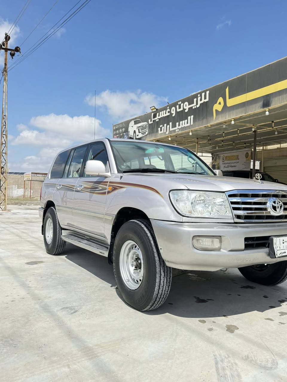 لاندكروز مونيكا 2003 باسمي شرط التحويل فول مواصفات 
مكفوله من الدعاميه للدعاميه صدر جديد كير محرك شرط

فتحه  داخل بيج ماشيه230 الف حقيقي
بيع ومراوس 

للتواصل ***********
