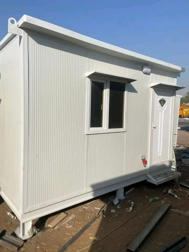 يوجد لدينا حداد متنقله وحداد عامه وتنصيب الكرفانات والساندويتش سقائف الحديثه منها المقوسه والعدله عنوان سامراء ***********
الحداد بلال سيد
