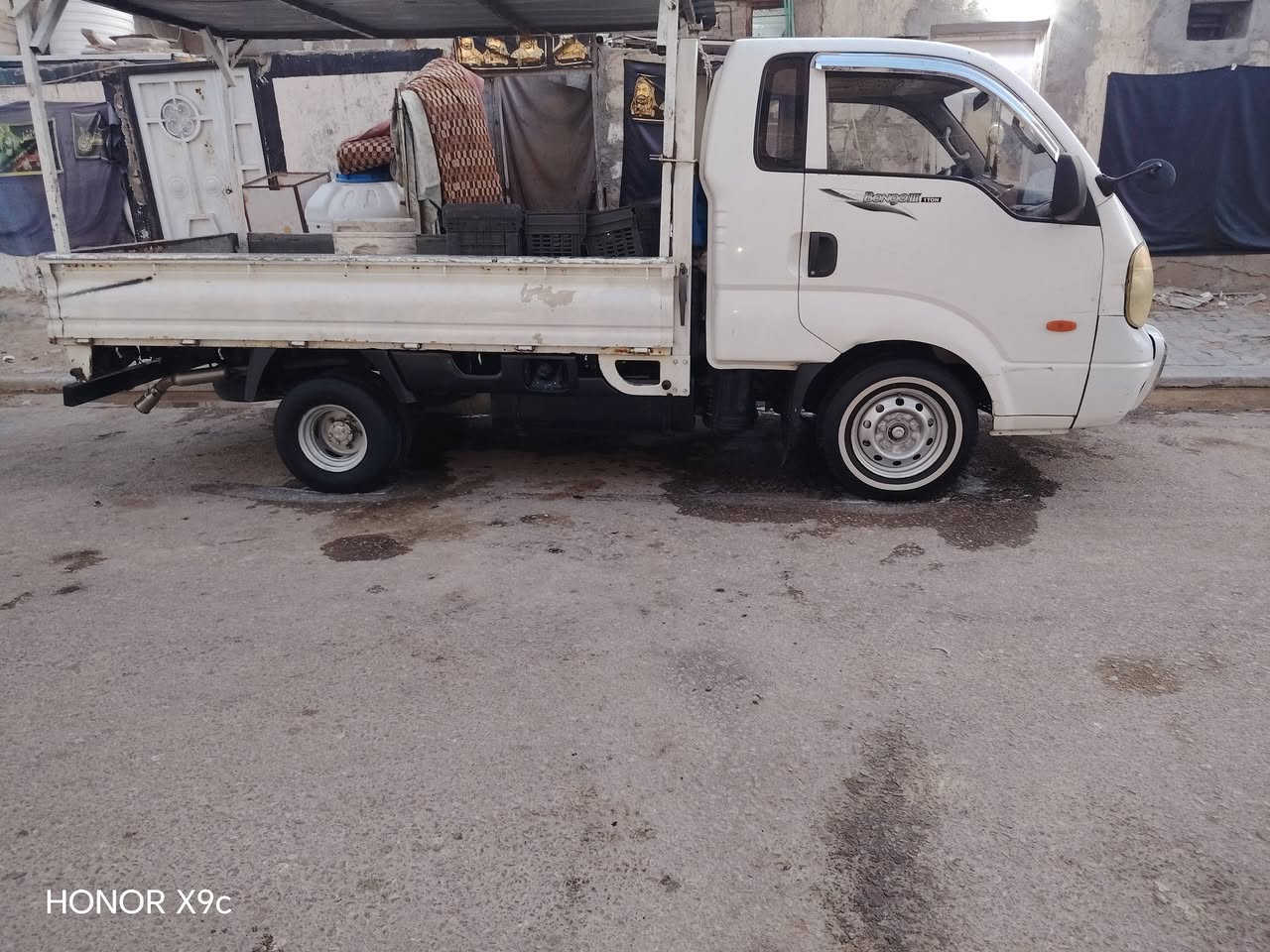 سلام عليكم كيه حمل موديل ٢٠٠٨ بسمي نجف محرك ٣٠٠مفتوح ولا تنقيص ولا تبخير السعر ٨٥وبيه مجال ***********
