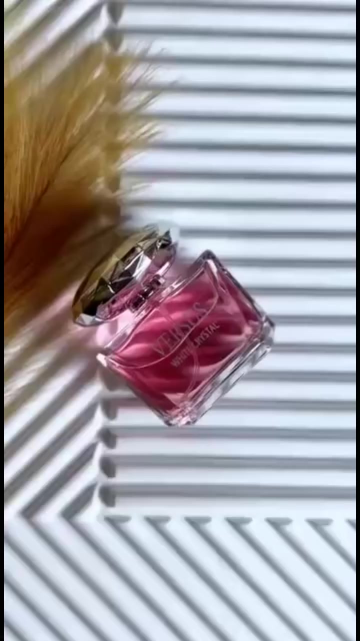 🌸Versace Bright Crystal 
🌸عطر فيرزاجي برايت كرستال🌸
عطر نسائي رقيق وناعم يقدم لمسات حسية جميلة وجذابة لا مثيل لها، رائحتهُ شرقية خلابة تجمع بين روائح الأزهار الرائعة الممزوجة بالمسك والعنبر الساحر فيجعلها أكثر كثافة وثبات لفترات طويلة .🌸

#الاصلي المنشأ فرنسا 🇫🇷💯
متوفر توصيل لجميع محافضات العراق ب4 الف فقط🌷


**إذا كنت صاحب هذا الإعلان وتريد حذفه لأي سبب، رجاءا أرسل رسالة إلى الدعم الفني**