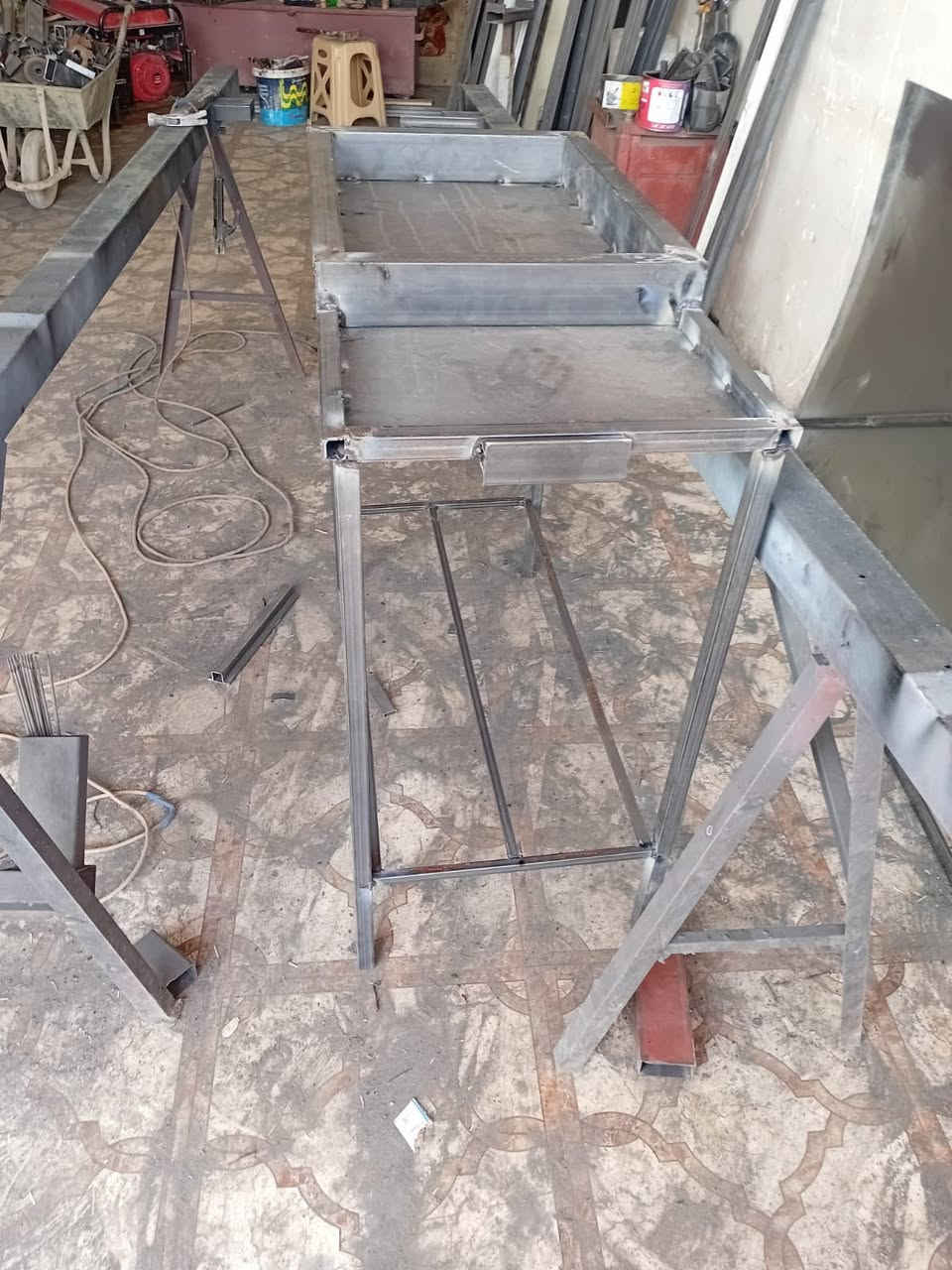 حدادا درجه اولى احدث الديكورات التركيه ابواب شبابيك سندويج بنل سقايف كي سبان تكريت  القادسيه شارع البلاج باداراه ابو ابراهيم*********** زين *********** ربي اني لما انزلت لي من خير فقير
