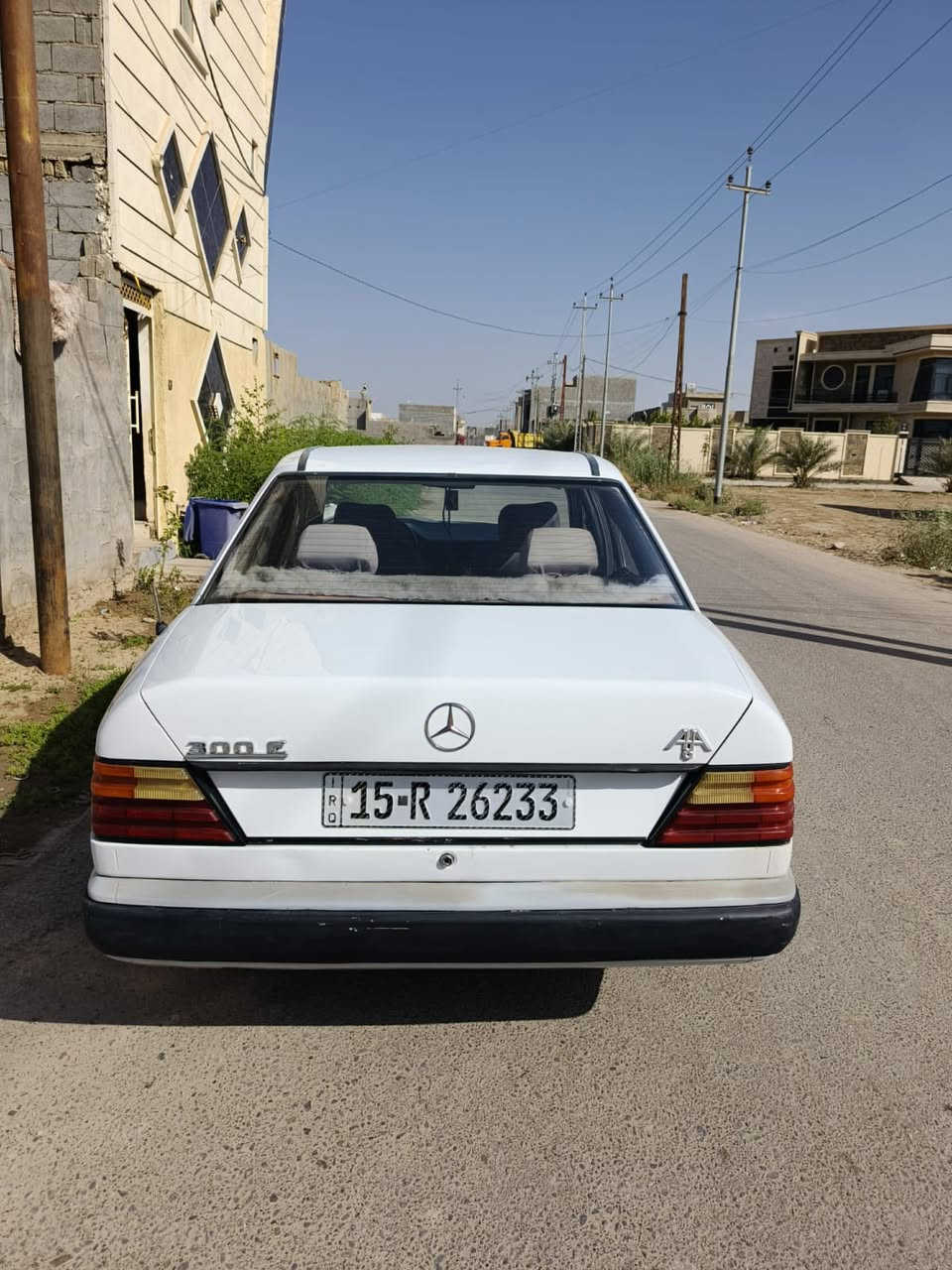 سلام عليكم للبيع مارسدس دب مديل ١٩٨٩بسمي تحويل ثاني يوم هزة  جديده توه هازهة بشهر ٢ جاهزه مكينه كير حداده تخم تاير بل جيس كير مكينة توني شادهن مال كصة ٢٥٠٠ جاهزه ما بيهه نقص برغي قواعد دبل بلاد لا مصلحات ولا مخيسات سياره جديد حيل بيه رشات صبغ فقط الاستفسار اكثر تواصل 
***********
