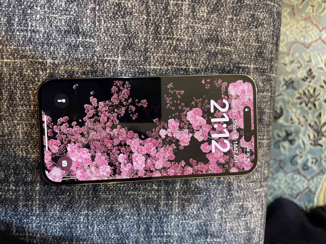 سلام عليكم 14 برو ماكس ذاكره 256 نضافه 100 ‎%‎مستبدل بطاريه فقط ***********
