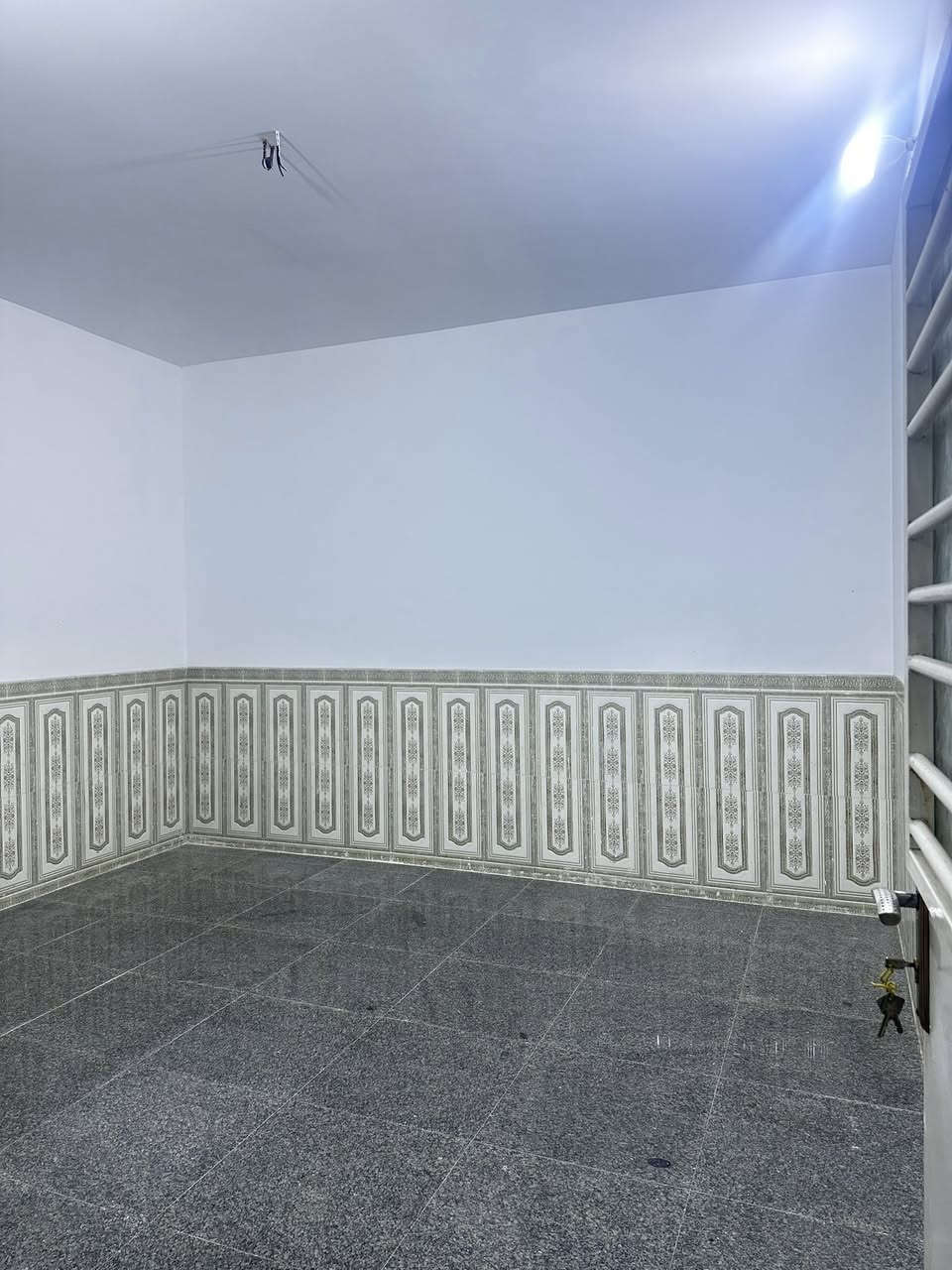 للايجار مشتمل  طابق ارضي في حي اور خلف عمار ابن ياسر مساحة 100 متر
يحتوي المشتمل على خدمات خارجية واستقبال 

وحولي مطبخ وخدمات وغرفة نوم + ترك

ويوجد سخان وماطور 

سعر الايجار    400 قفل غير قابل للتفاوض بدون احراج

للاستفسار :  ***********

مكتب العقابي للوساطة العقارية
