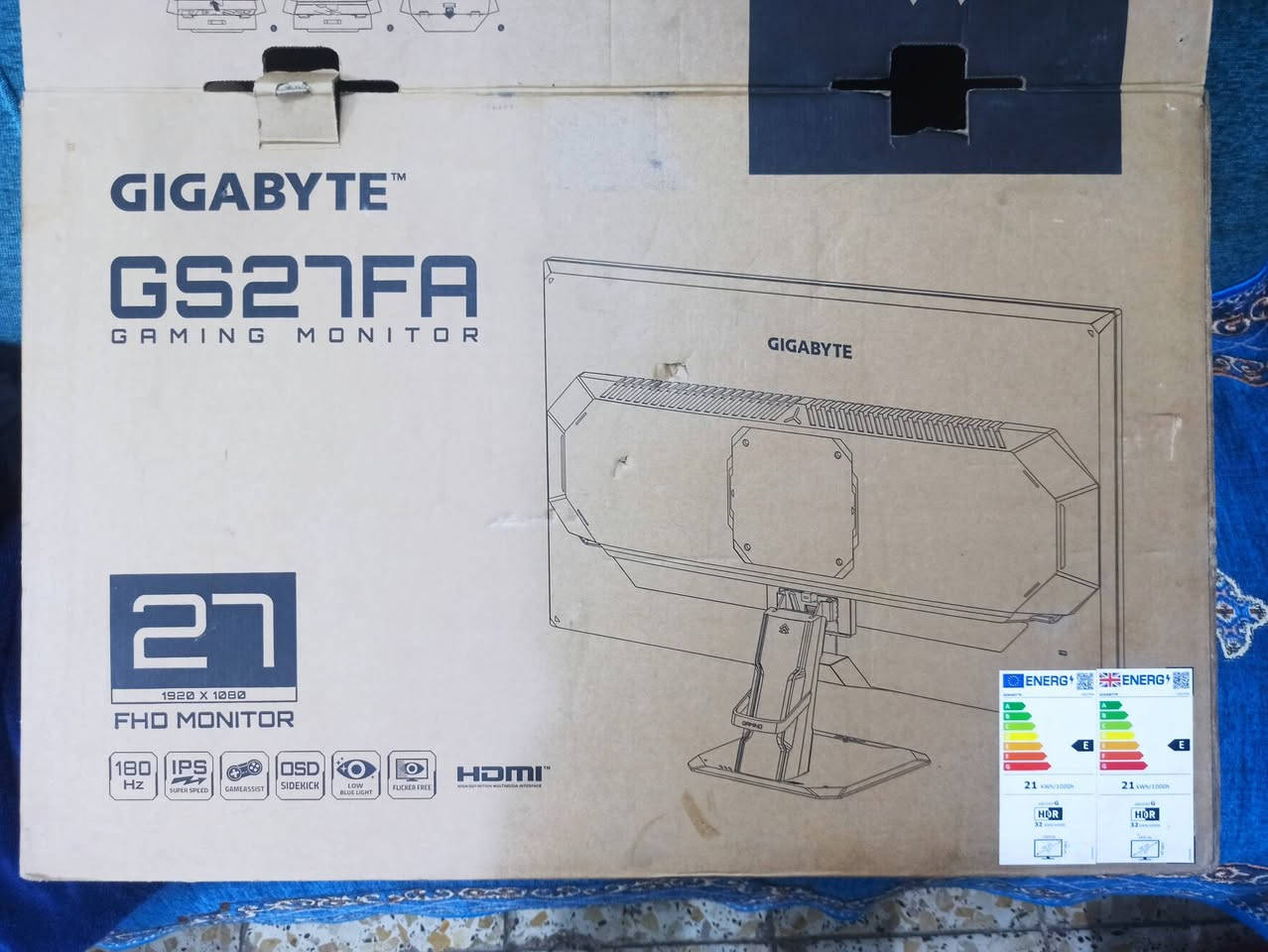 شاشة Gaming من Gigabyte بعدها داخل الضمان حجم 27 Full HD والهرتزية 180
سعرها 195 مكانها الحرية الدولعي
***********
