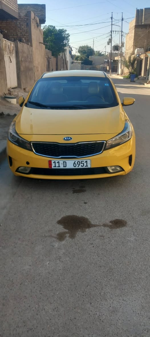 سلام عليكم 
سيارة فورتي موديل ٢٠١٧
بغداد 
بيها معجون 
سعر ٩٢ورقه وبيها مجال حق جيه 
رقم ***********
