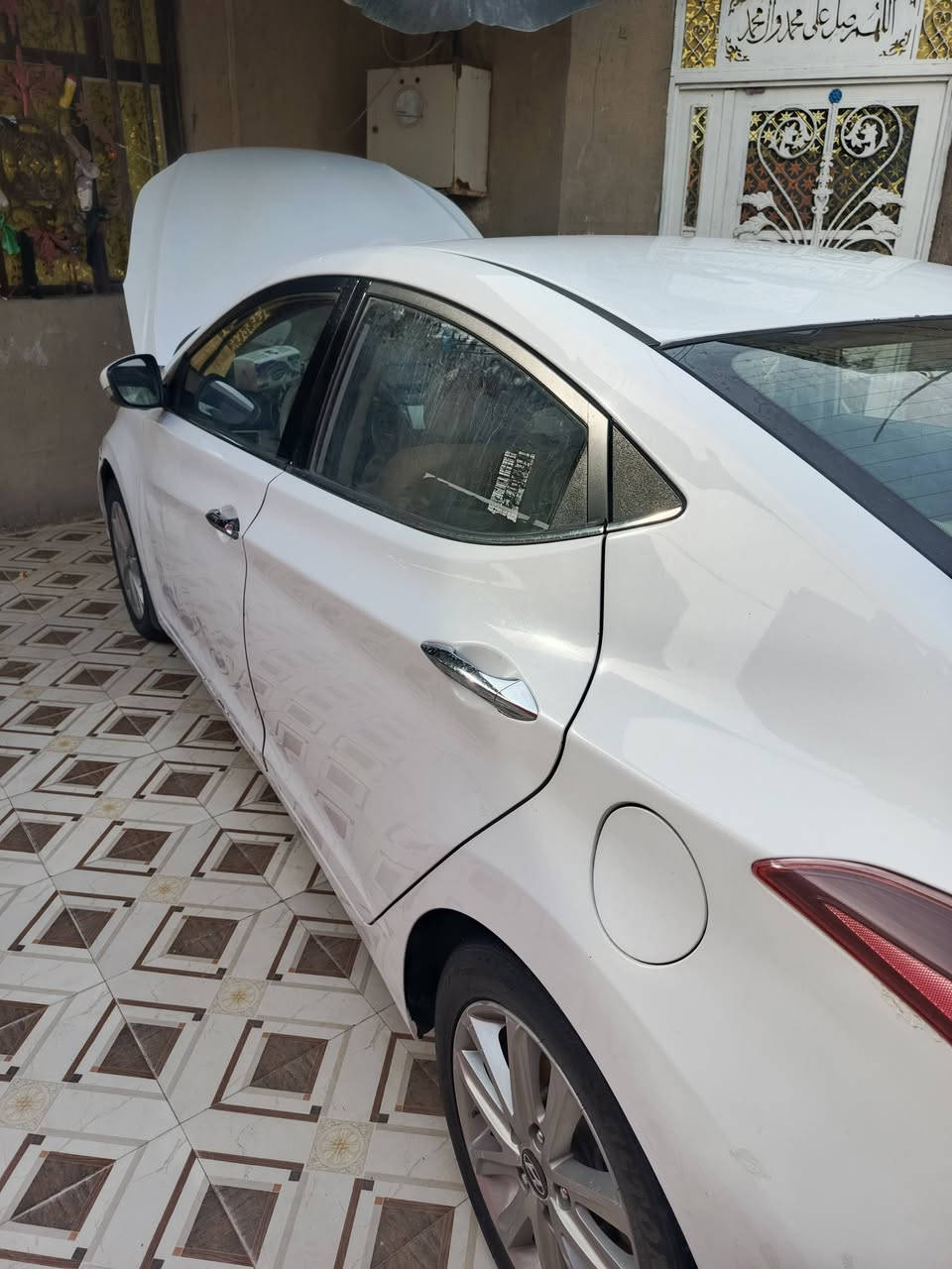 السلام عليكم سياره الانترا  الرقم  ميسان الموديل 2016 مكينه دوش 1800 كامل مواصفات عدا البصمه تخم تاير تبريد تدفئه مكينه كير مكفوله من طول الطول العنوان ميسان الرقم التلفون 
***********
