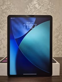 ايباد اير  4 الشاشة  ١٠.٩ انش بدقة ٢٣٦٠x١٦٤٠ بيكسل  ذاكرة التخزين ٦٤ غ...