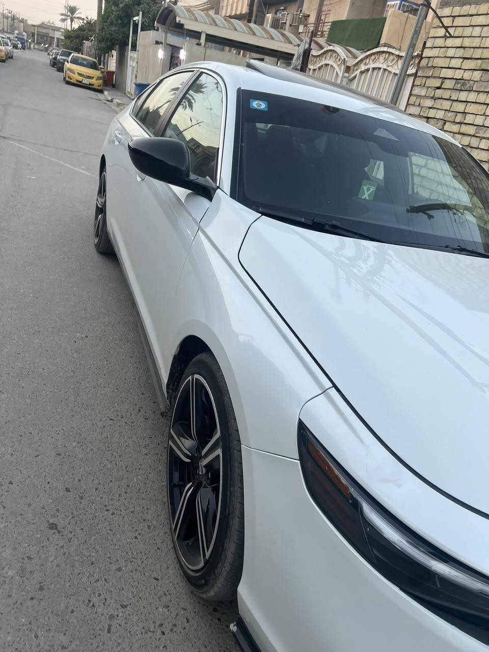 سلام عليكم هوندا اكوردً23 حادثهة جاملغ وبنيد وربع الباب صبغ باقي السيازة مكفول ماشيه 33 السيازة كامله مابيهة ي نقص مكانهة العامريه سعر 193 وبيهة مجال ***********
