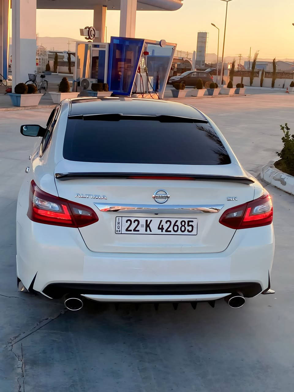 نیسان ئاڵتیما 2017 SR
١١٣ کم ڕۆشتوە
سەیارەکە جوان و سپۆڕتە 
سەنەوی تا ٢٠٢٨ نوێیە 
بەسمە و شەخال و کامێرا و حاسە 
لایت بیلاد ئیدیشن
شاشە گەورە
بەڕادی خارجی گێر
زینۆن 
ئێرباگ هەمووی بە شەرت بەس سوکان سیستەم
ڤۆلیۆم+گێرسوکان+تەحدی سورحە+لید و زینۆن
چرکەی تیا نیە و ڕۆن و تایە و فلتەری بەڕاد هەمووی گۆڕاوە و مەزبوتە
٢ پارچە بۆیاخە یەکیان  بەس بۆ جوانی بۆیاخ کراوە
بستێک تەحدیلە 
نرخ ١٢٩ گەلا و مەجالێکی کەم

***********
