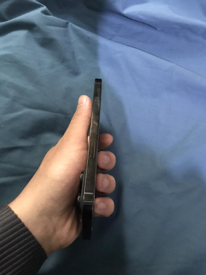 السلام عليكم عندي ايفون 14 برو ماكس ذاكره 256 مثل ما واضح بالصوره الجهاز الله شاهد كلشي ممبدل بي جهاز نضيف السعر 900 بي مجال بسيط العنوان بغداد الرقم ***********
