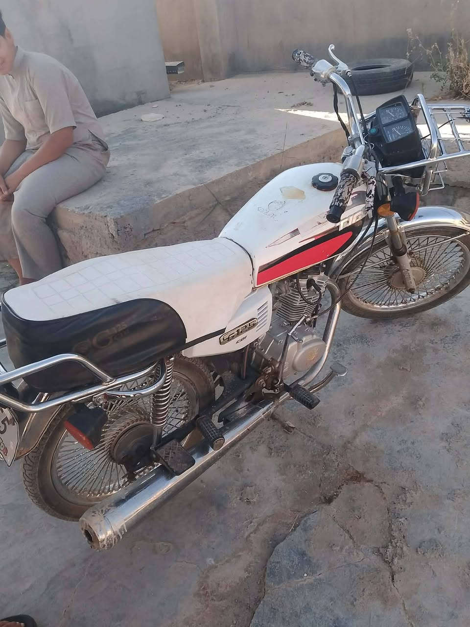 للبيع ب325وبيه مجال ***********
