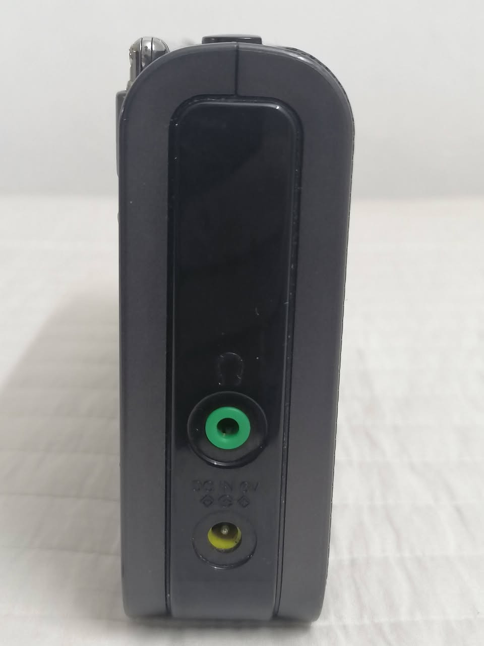 جهازين للبيع كل واحد وسعره مكاني بغداد البياع ***********
١. سوني موجه واحده fm خزن ٣ محطات ياخذ باتري عدد٤ قلم جهاز جدآ سحبه جدآ جميل تريد بحث يدوي تريد بحث تلقائي
٢. جهاز UN. COM انتاج الصين مصدر الى اوربا ٤ موجات جدآ حلو سحبه fm باتري عدد٢ قلم
