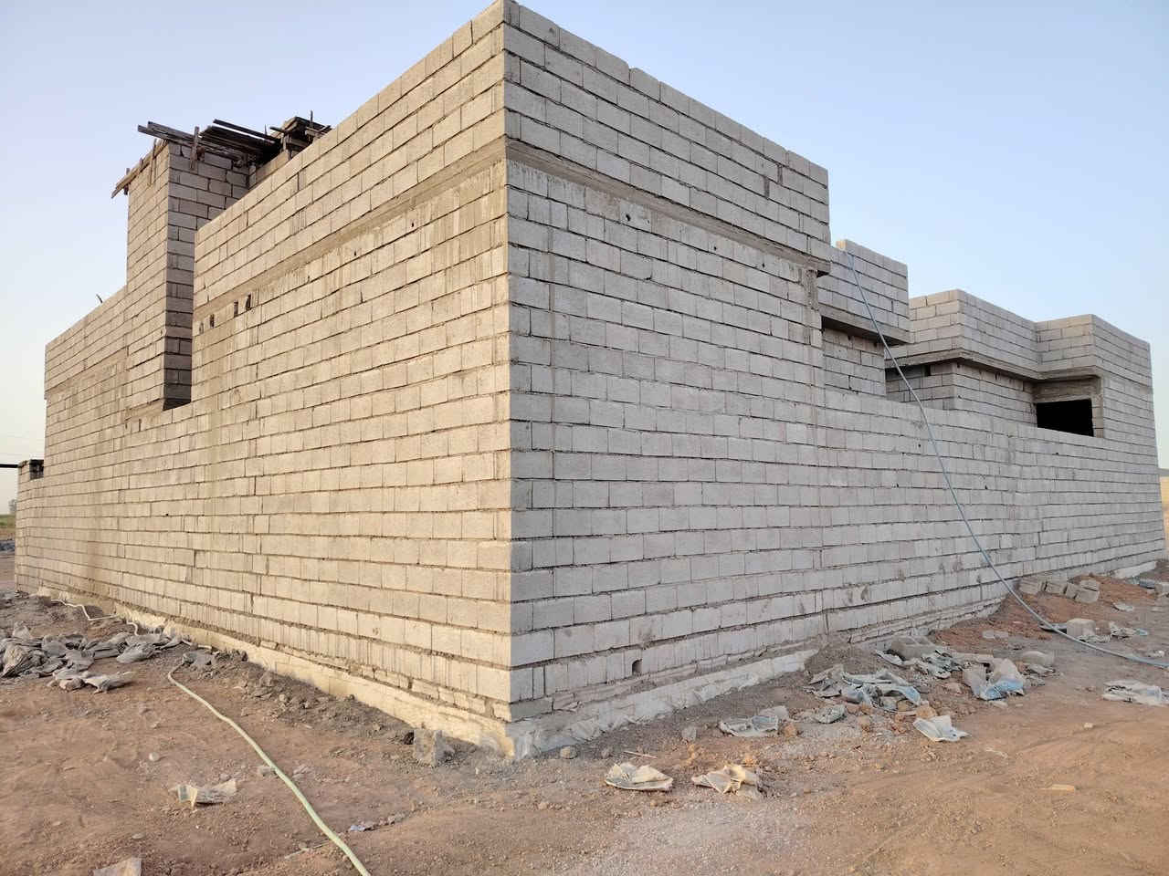 السلام عليكم
هياكل عدد ٢ سعر مناسب جدا مساحة القطعه ٢٠٠ متر والبناء ١٥٠ متر طابو زراعي مكفولات من اي شي الموقع قريب من الحي العسكري خلف مول الرمضان كياعين ناجي الجحيشي.. تفاصيل كامله بالفيديو ..
سعر الهيكل ٢١ ونص وبيهن مجال قليل
للاتصال ***********
