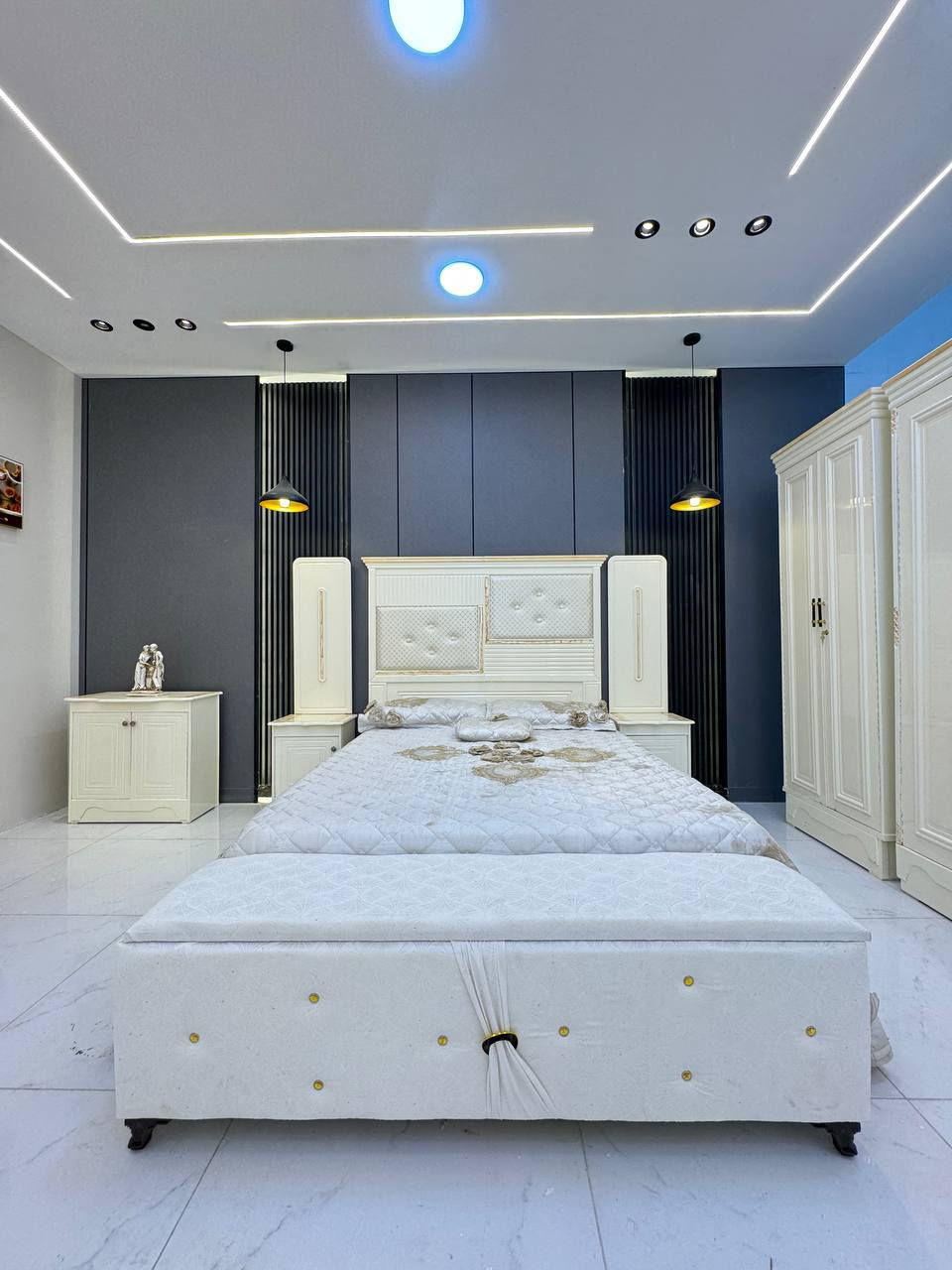 السعر // من مليون الى ٩٥٠ الف🔥🔥🔥🔥😍
🔅تفاصيل الغرفة المرمري  ....

 خارج ٤ملم ام دي اف 🔺
وداخل معاكس ٣ملم 
صبغ حراري  درجة اولى 

عدد القطع  ٧ قطع 😍
🔺1 //جرباية  قياس  ١٦٠ × ٢٠٠ 
🔺//ميز جانبي ايسر قياس ٥٠
🔺2// وميز  جانبي  قياس ٥٠
🔺3// زاوية ارتفاع مترين عرض ٨٠
🔺4// وميز بلازمه  
🔺5//وميز مراية ارتفاع مترين عرض ١٢٠
🔺6// وكنتور ٦ باب  ارتفاع مترين و١٥ طول ٣ متر و١٥

القطعه الثامنة حسب الطلب شازلون
سعرها ٥٠ الف ❤️

(توصيل مجاني مركز بغداد )
التوصيل يشمل الشد مجاني 🔥
(اطراف ٥٠)
باقي المحافضات حسب البعد
شازلون سعرها ٥٠ الف
شازلون مخزن ٧٥ الف


**إذا كنت صاحب هذا الإعلان وتريد حذفه لأي سبب، رجاءا أرسل رسالة إلى الدعم الفني**