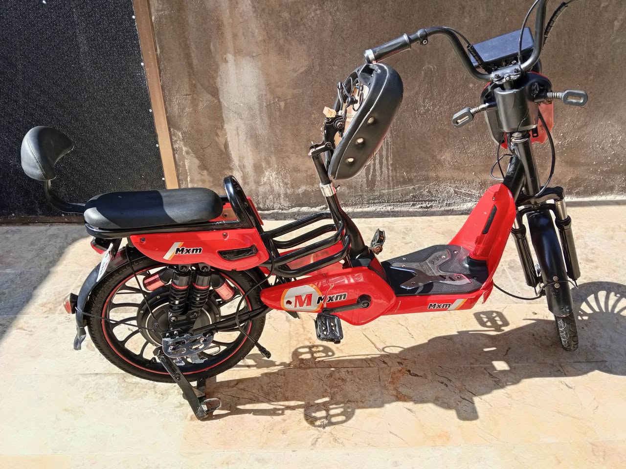 باسكل شحن جديد ما ناقصه اي شي مكاني كربلاء السعر 350 وبي مجال الرقم ***********
