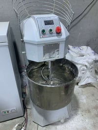 غراض مطعم للبيع نظيفات جدا وشغالات   عجانه تركيه لولبيه نظيفه جدا  فتا...