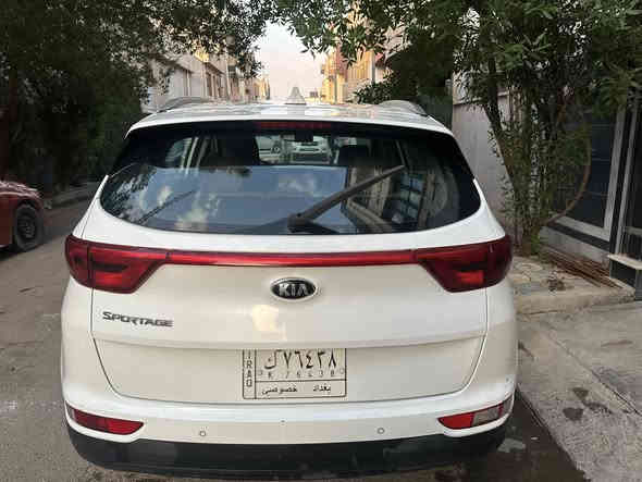 سلام عليكم 
سبورتج خليجي موديل ٢٠١٦ ماشيه ١٠٥ الف  للبيع 
السياره باسمي ثاني يوم تحويل رقم بغداد 
السياره بيهه الباب عكس السايق مصبوغ نص الجوه فقط
مابيهه غير شي صبخ 
وبيهه الباب خلف السايق بي طخه خفيفه  ممصلحه منزله بالصور
وجاملغ عكس السايق ايضا بي طخه بسيطه ممصلحه منزله بالصور 
واكو بعض الشخوط اكيد بالسونار تبين 
واكيد ايرباك سليم  
تبريد ممتاز 
المحرك والكير مكفولات مابيهم شي واكيد الي يشتري لازم ياخذه فحص قبل البيع 
السعر مطلوب بيهه ١٧٥ ورقه وبيهه مجال 
التواصل على رقمي
***********
