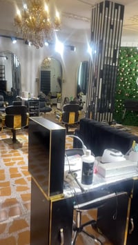 غراض صالون للبيع من يرغب بالشراء الاتصال واتسب 07814122112