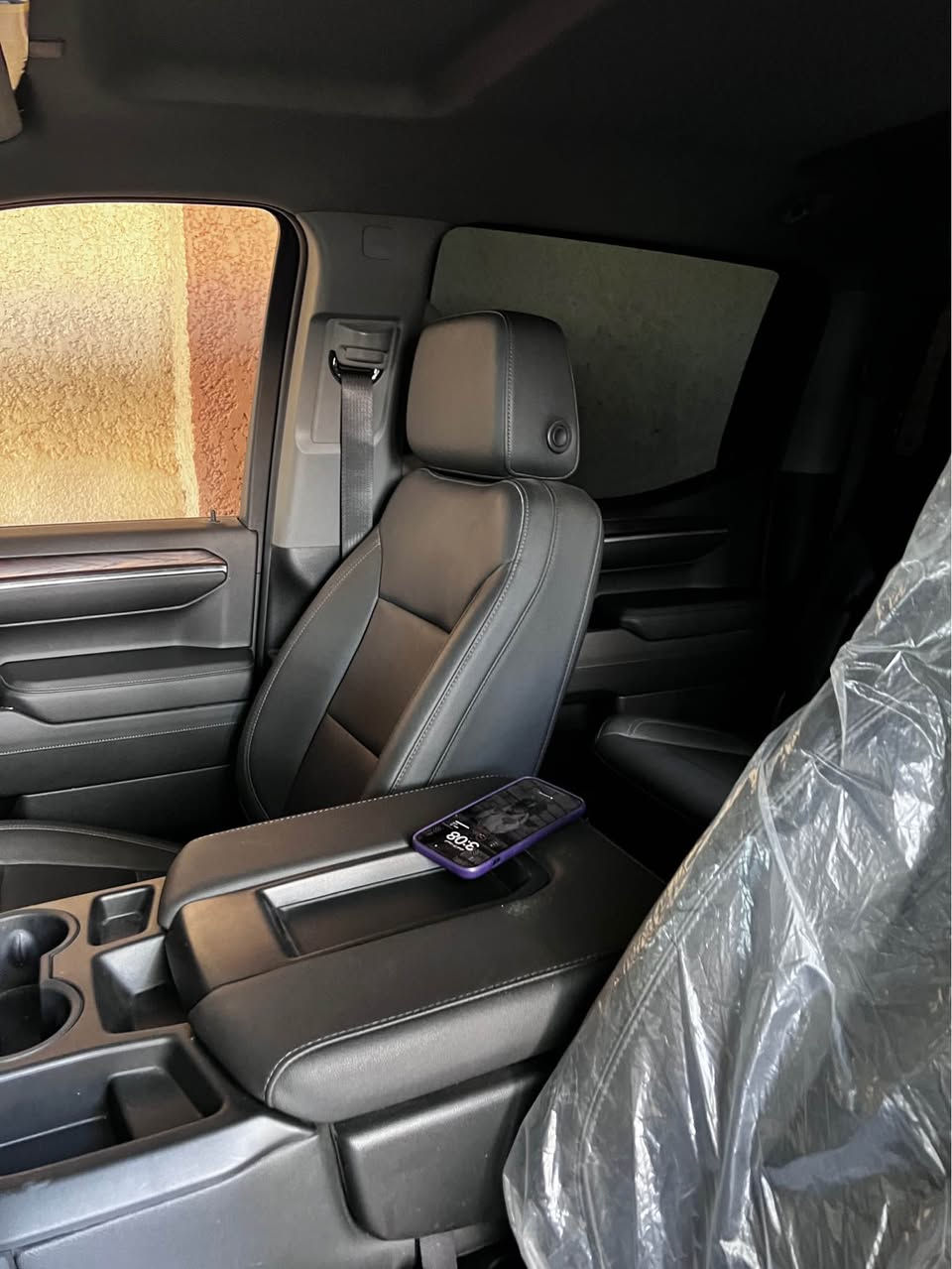 السيلام عليكم جمسي سيرا 2024 
السياره داخله تقرير  
كفاله عامه السياره اخت الزيرو 
موصفات slt
كشنات جلد 
صندوك كهرباء 
شاشه جبيره
4x4
كامرتين
باب طويل بدي قصير 
مكينه v8 5300
كشافات بلمري الجانبيه
بحالة الوكاله ما نقصه اي شي 
اتصال ☎️ فقط *********** البصرة, العراق
