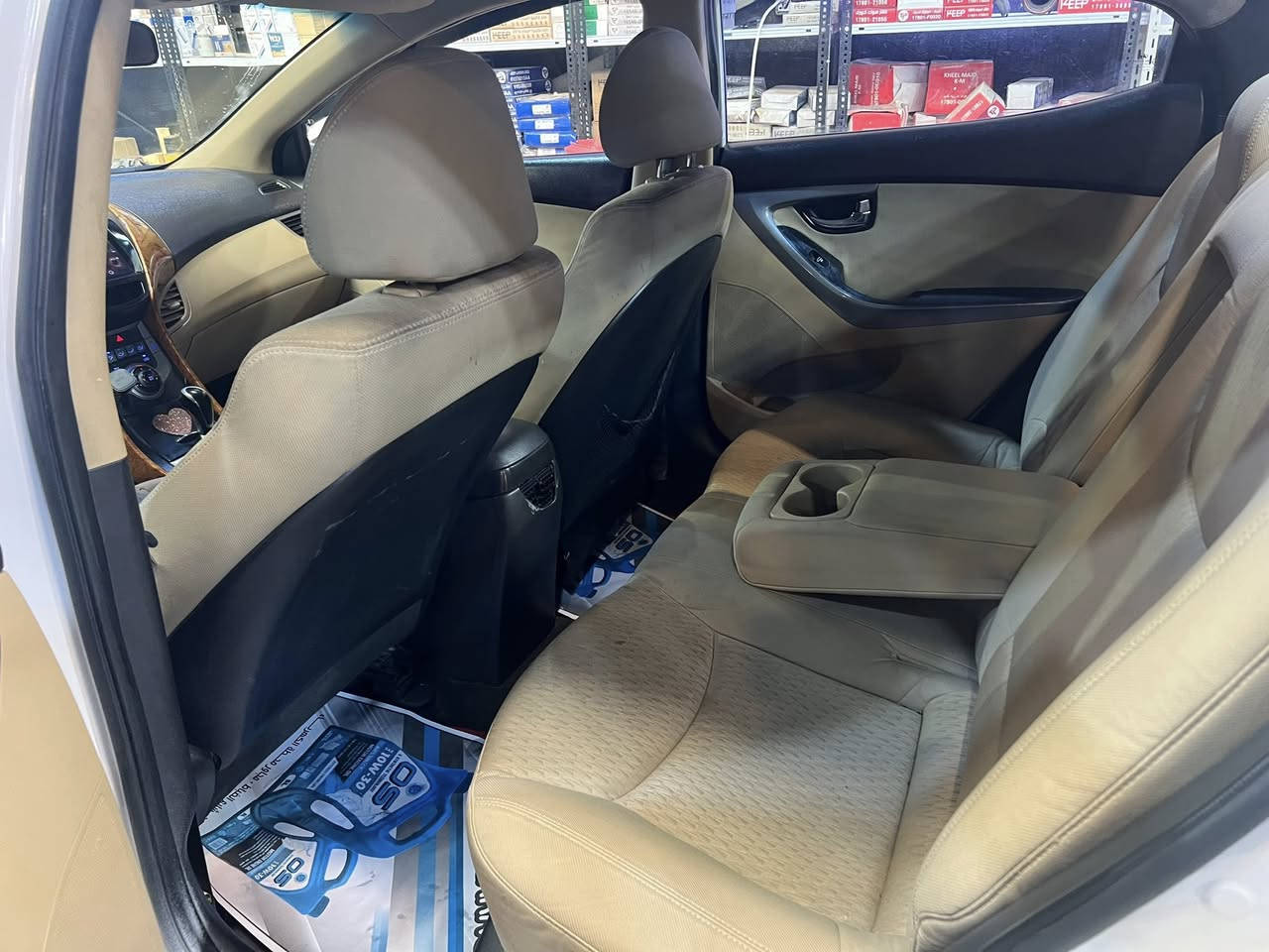 السلام عليكم النترا 2014 خليجي  مكينه 1800 دوش باسمي هزه سنويه كلها جديد سياره كامله مابيها ايي نقص بيها صبغ باب الصدر وجاملغ وشويه من البنيد بدون ايي ضربه تخم تاير باتري صدر امامي خلفي كله جديد تبريد ثلج متصرف عليها ربع ايي استفسار اتصال*********** العنوان السيديه او حي للجهاد  
السعر 108 بيها مجال كلش قليل
