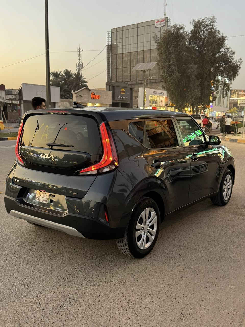 السلام عليكم..
(KIA SOUL 2025 LX)
ممشى السيارة: 4400(mi)
لون السيارة: فيلي 
ظرر السيارة: بنيد مبدل ومصبوغ  
السيارة دخول جديد وموديل السنة السيارة نظيفة جدا وحادثها حلو (وبدون اي ايرباگ) مواصفات السيارة lx يعني نص فول شاشة چبيرة 
تحديد مسار
مثبت سرعة 
تحذير اسطدام 
مكان السيارة بابل (حلة)

السعر:146 وبيها مجال

------------------------
***********
