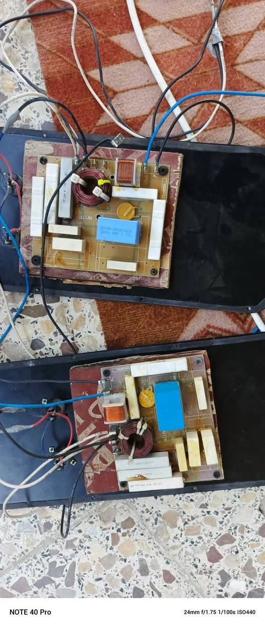 السلام عليكم شباب زوجين سماعات للبيع تجميع الايطالي الاصلي ملات عبد الهادي صوت اونقاوه فول كواليتي فدشي  سعر الزوجين ١١ورقه قفل العنوان ديالى بعقوبه ***********
